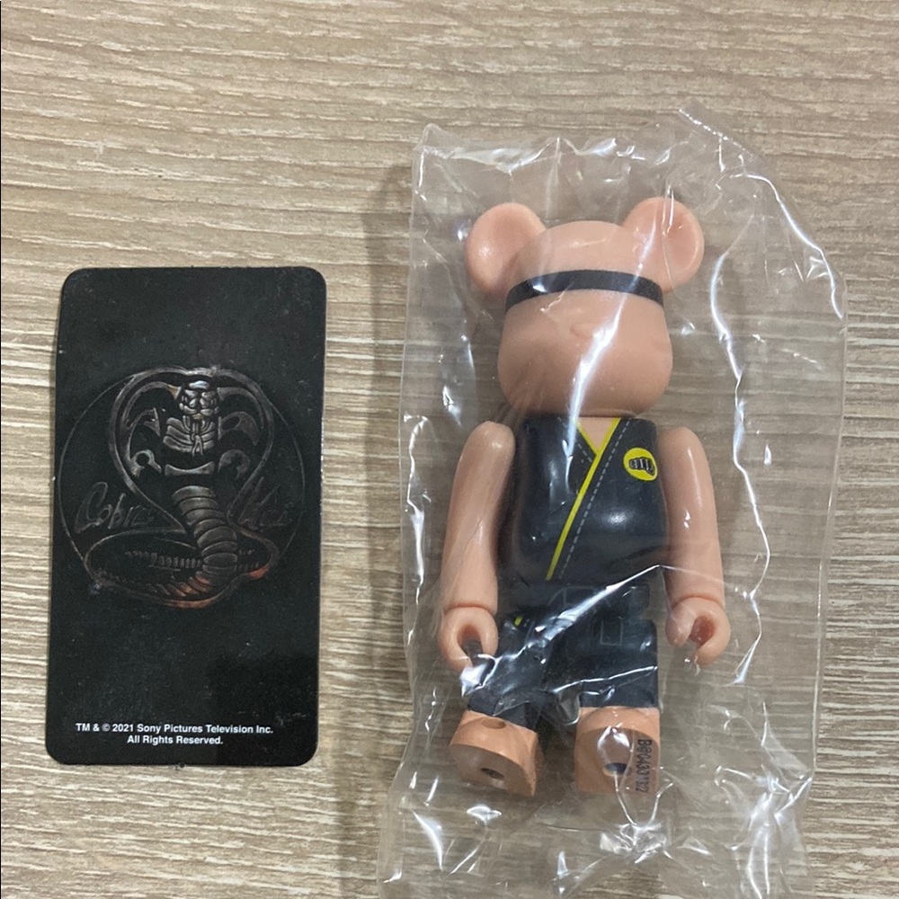 Bearbrick Series 43 ARTIST Cobra Kai 100% Medicom Designer Toy w/ Card NEW